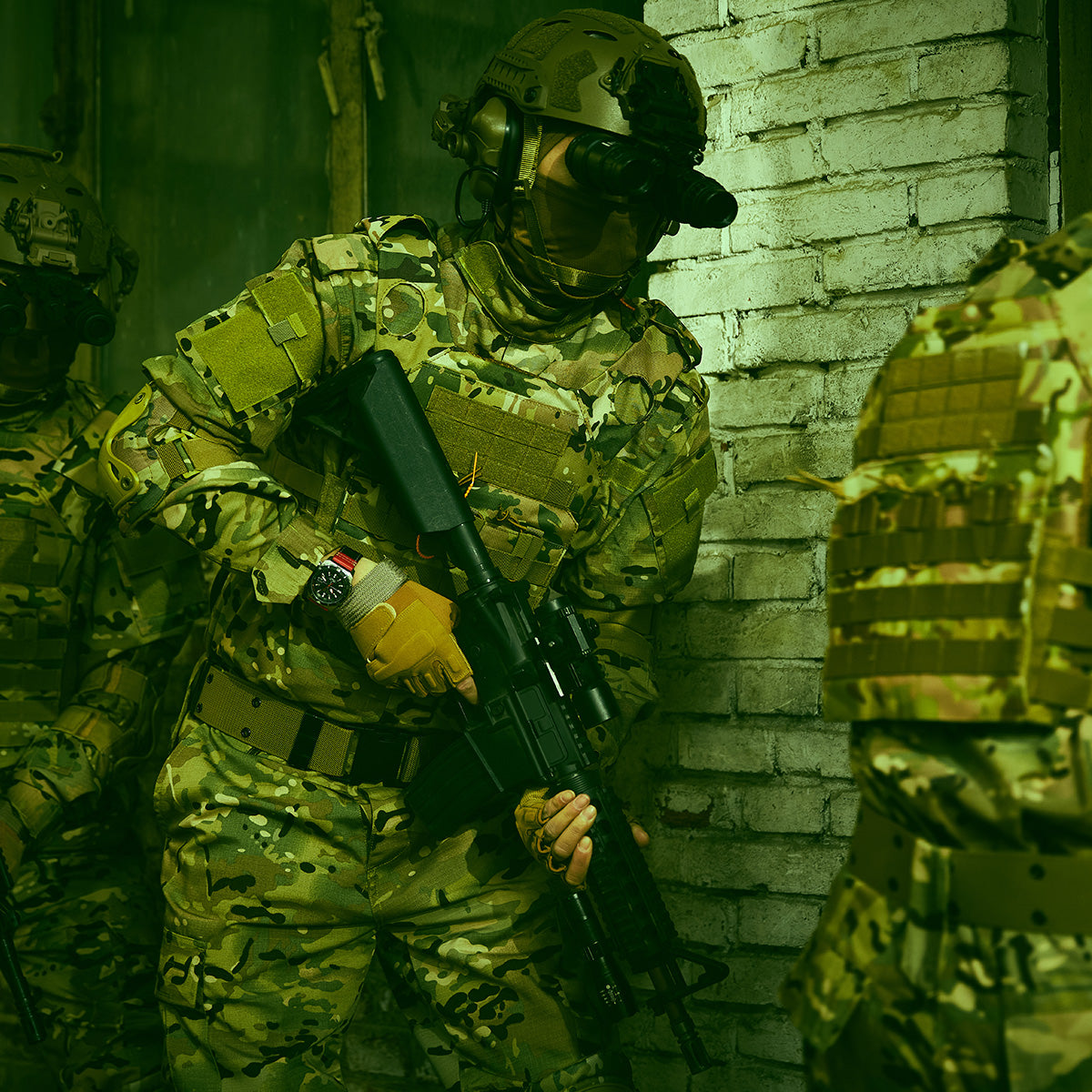 Dongfeng Series Carbon Fiber Dial Tactical Watch 44mm