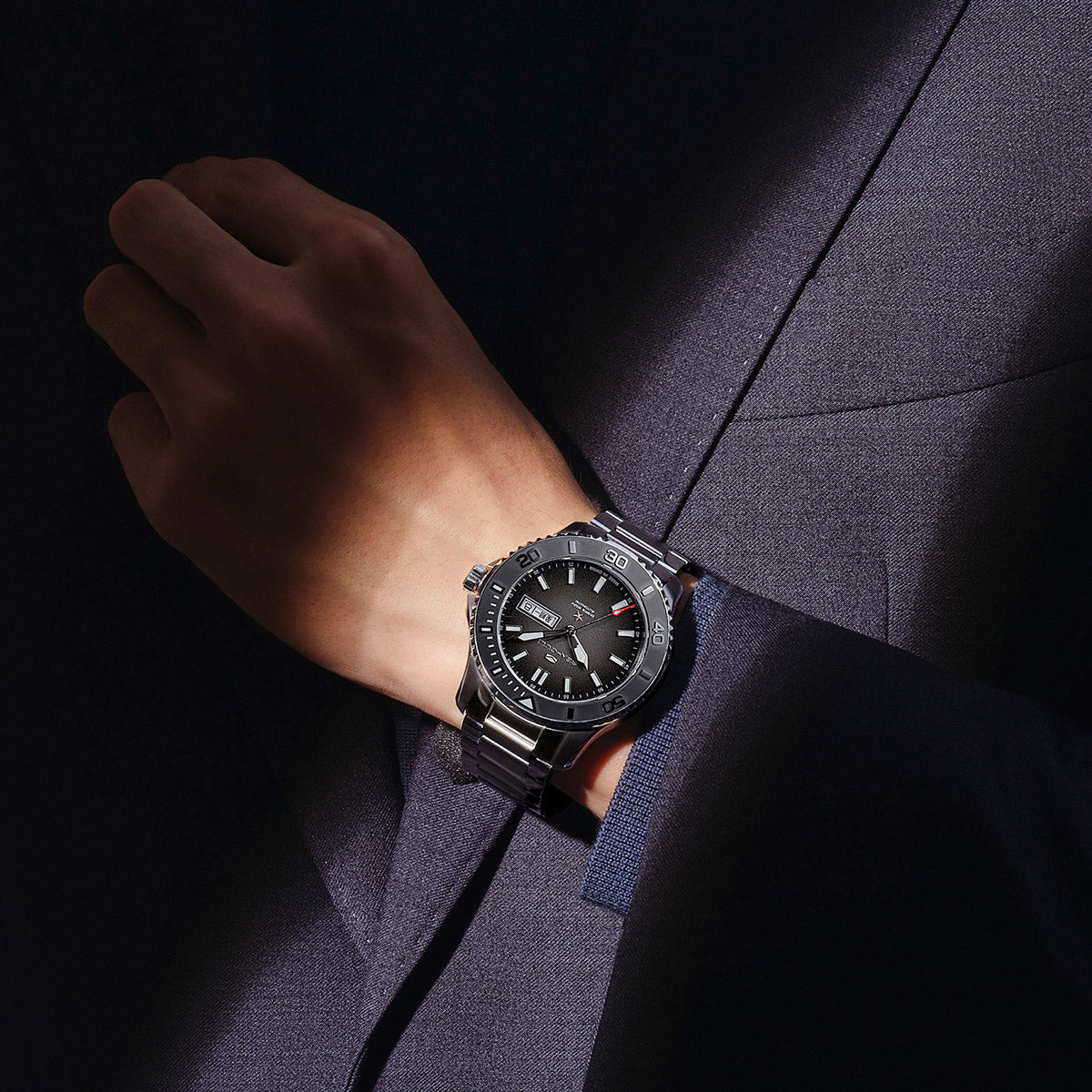 Taucheruhr der Ocean-Serie, 44 mm