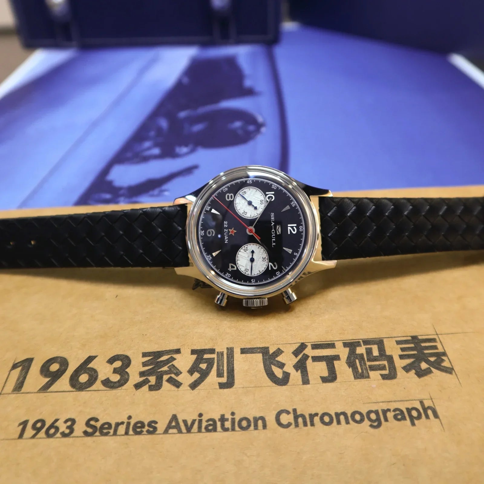 Manual vs Automatic Watches: What’s the Difference?